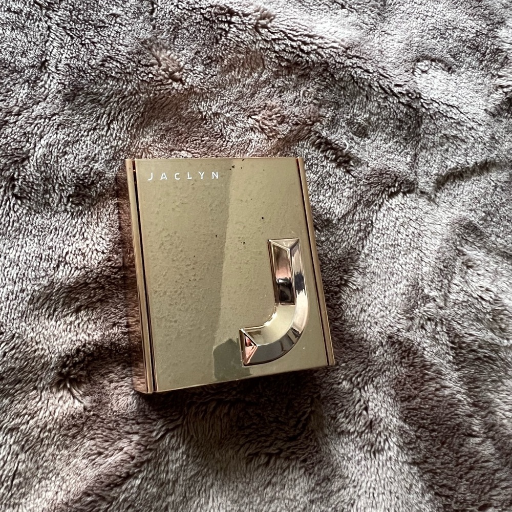 Jaclyn Cosmetics Highlight